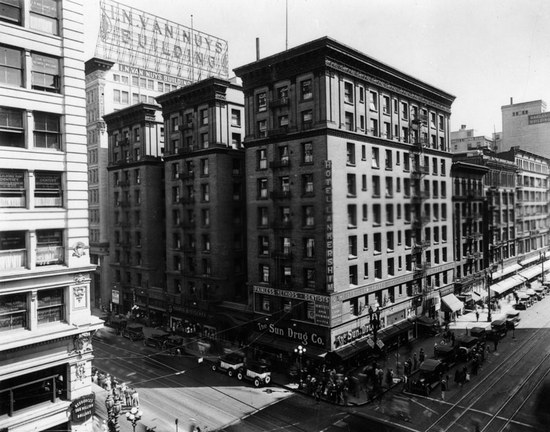 Photo of Lankershim Hotel courtesy of LAPL.