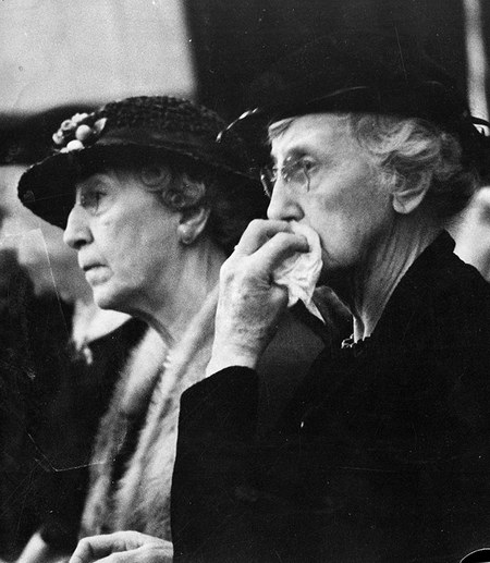 Cora Love (right) and a friend in the courtroom during Helen's trial. Photo courtesy LAPL.