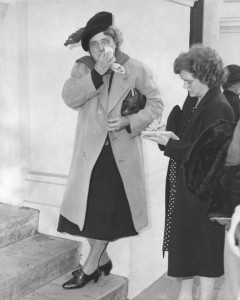 Aggie Underwood interviews a mourner at the funeral of L.A. evangelist Aimee Semple McPherson. [Photo courtesy LAPL.]