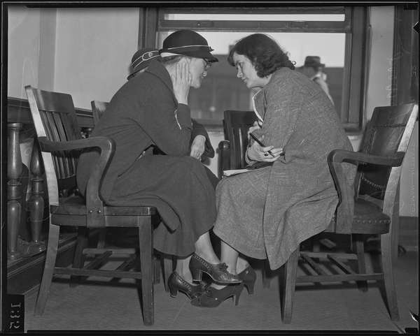 Isa Lang, convicted of murder, with reporter Agness  Underwood, Los Angeles, 1935 resize